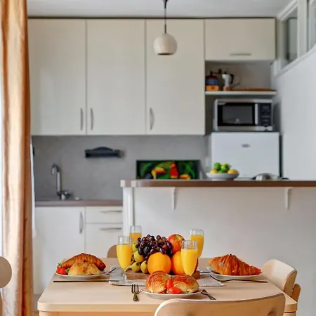 Apartment Serenty - 1br Eiffel Tower & Rue Cler Paris